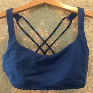 Lululemon free to be sports bra