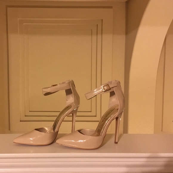 Sexy tan/beige heels 👍