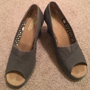Grey TOM wedges