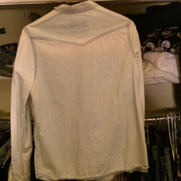 Lightwash Button Down Top - Picture 3 of 4