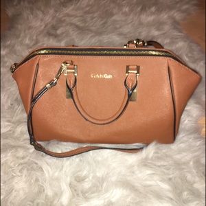 100% authentic Calvin Klein tan shoulder purse