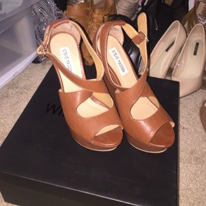 Cognac Steve Madden chunky wedges