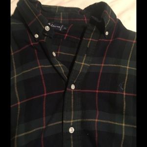 Beautiful button down that does not fit me!!