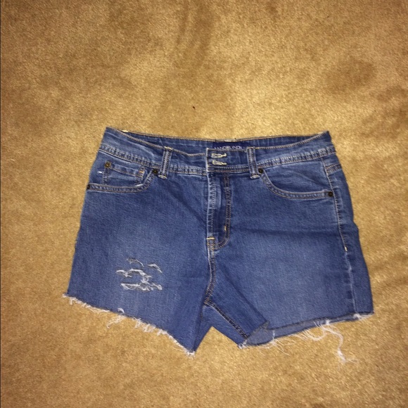 High-waist Distressed Jean Shorts - Picture 2 of 4