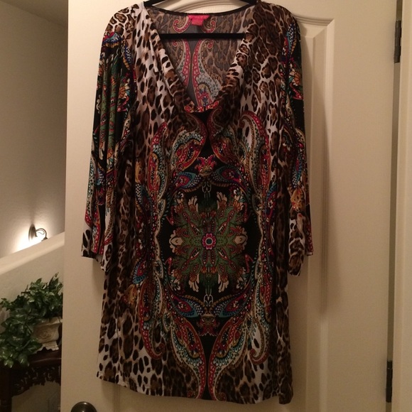 Cowl drape neck tunic.
