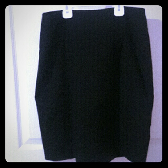 4/$15 Banana Republic black pencil skirt