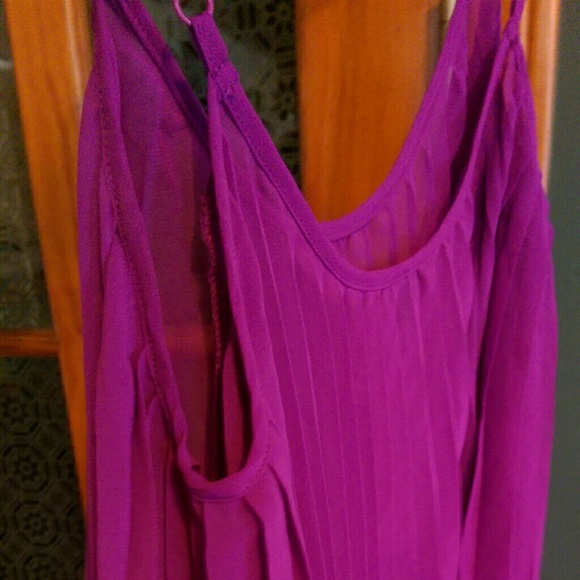 Guess pleated tank - Picture 3 of 3
