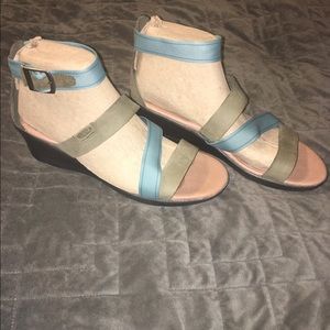 Keen size 11 wedges
