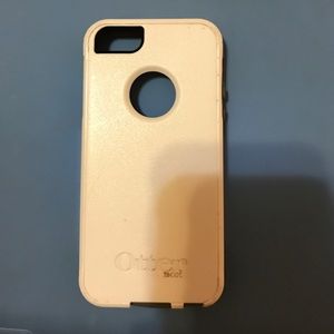 iPhone 5s white and gray otter box