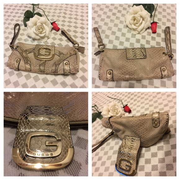 ***Guess***Snake Like Skin Clutch