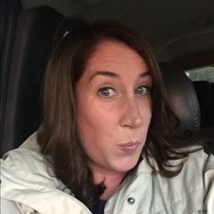 Meet your Posher, Nora