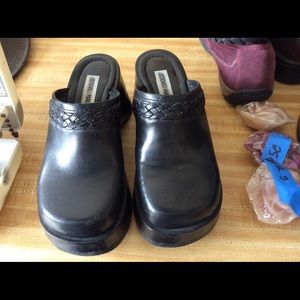 Steve Madden Black Braided Leather Mules