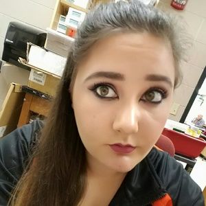 Meet your Posher, Kendra