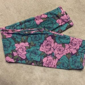 LULAROE OS leggings. Roses HTF