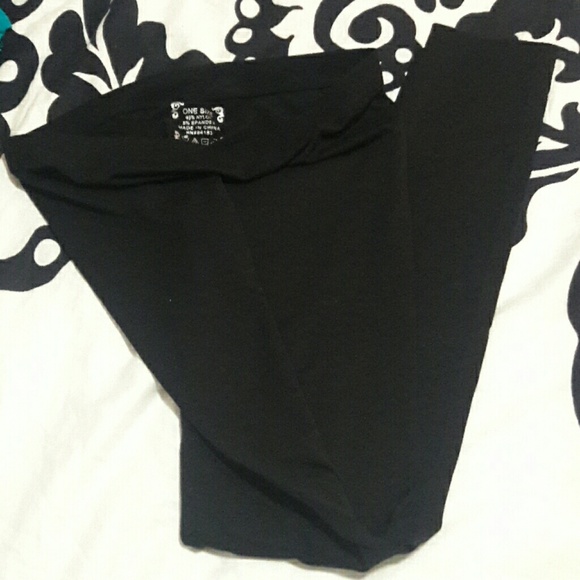 5/$10 One Size Black leggings
