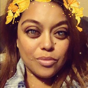 Meet your Posher, Yesenia