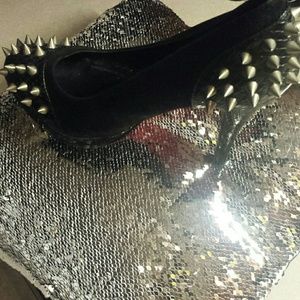 Heel shoe