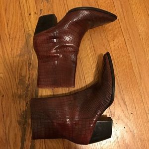 Matisse burgundy snakeskin boots