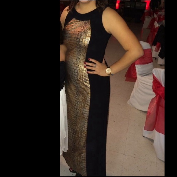 Gorgeous black and gold dress - Picture 2 of 3