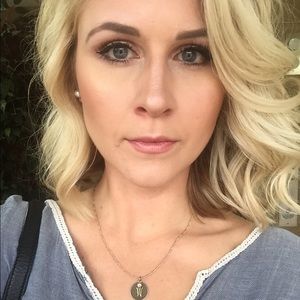 Meet your Posher, Chloe