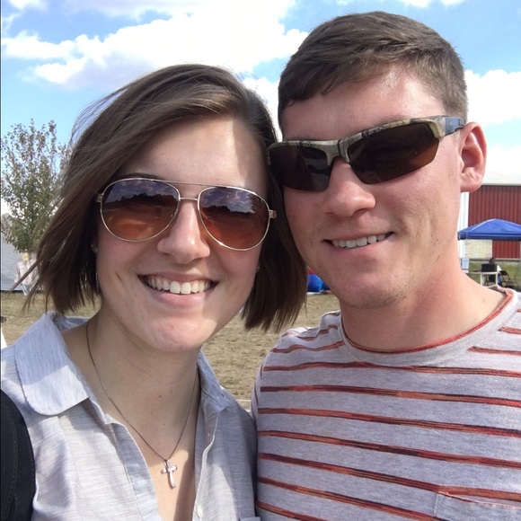 Meet your Posher, Amber - Picture 1 of 1