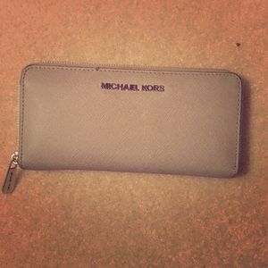 Michael Kors Jet Set wallet