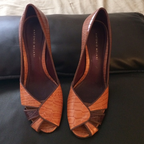 Heels - Picture 2 of 4