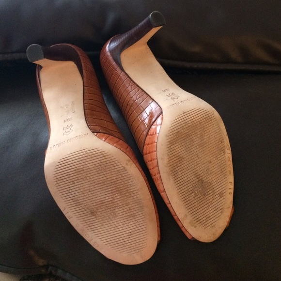 Heels - Picture 3 of 4