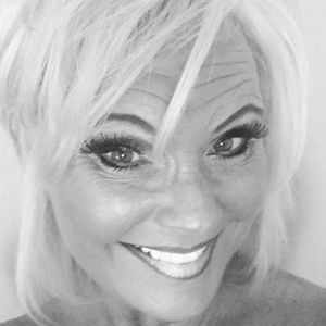 Meet your Posher, Elaine