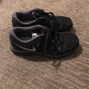 Nike tennis shoes