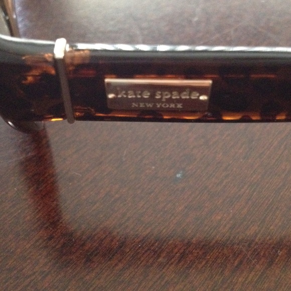 Brand new Kate Spade sunglasses with case - Picture 3 of 4