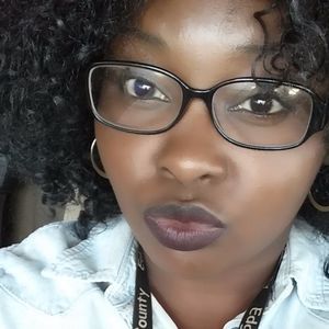 Meet your Posher, Whitney