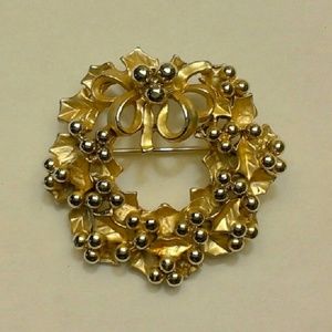 Vintage Christmas Wreath Pin