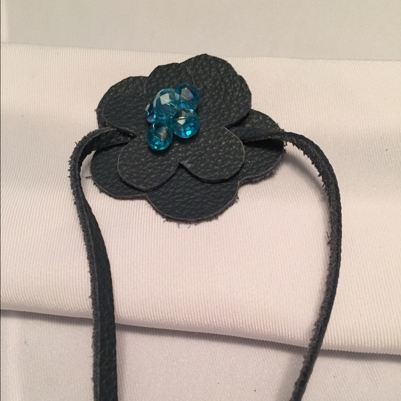 Handmade Leather flower Bracelet - Picture 2 of 3