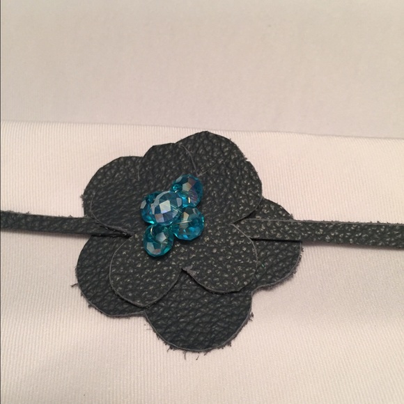 Handmade Leather flower Bracelet - Picture 3 of 3