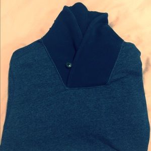 Men's deep blue sweater in S