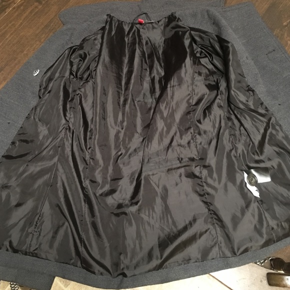 Divided brand jacket - Picture 2 of 4
