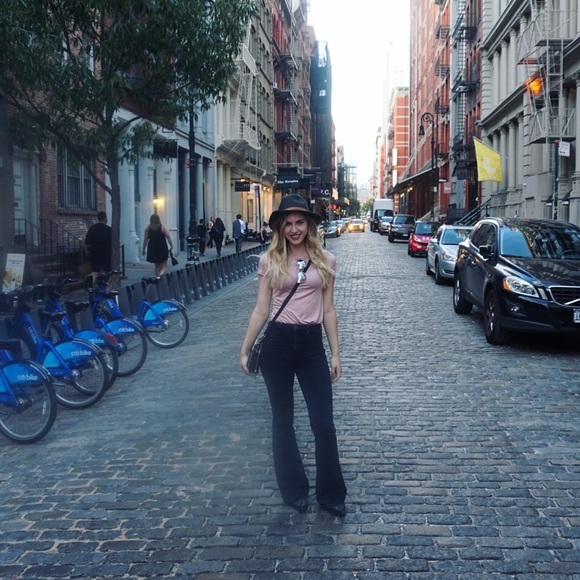 Posher Prof 🙋🏼 - Picture 3 of 4