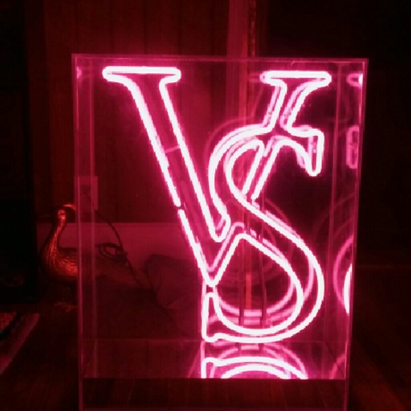 Large Victoria Secret display neon light prop