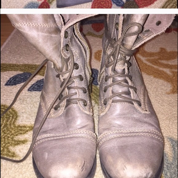 Steve Madden troops