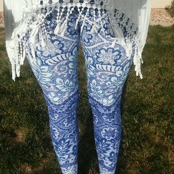 ⤵️🔥<< Blue Pattern Leggings >> - Picture 2 of 2