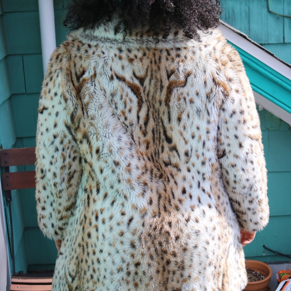 Vintage Faux Fur, meow.