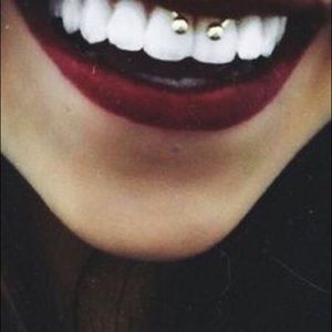 Meet your Posher, Yoli