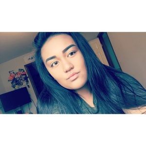 Meet your Posher, Annida