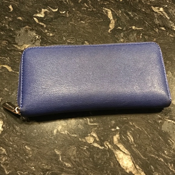 Authentic Continental Michael Kors Zip Wallet - Picture 4 of 4