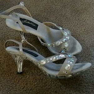 Johnathan kayne vienna heels