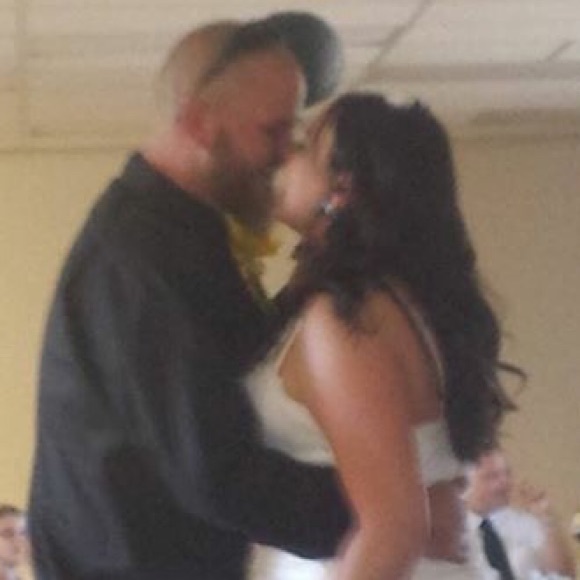 HELLO GORGEOUS! - Picture 3 of 14