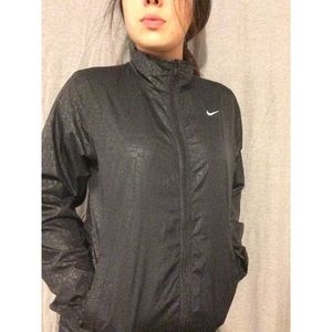 Nike Windbreaker Jacket--like new!!