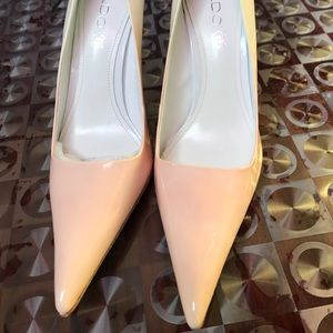 Ombré pumps