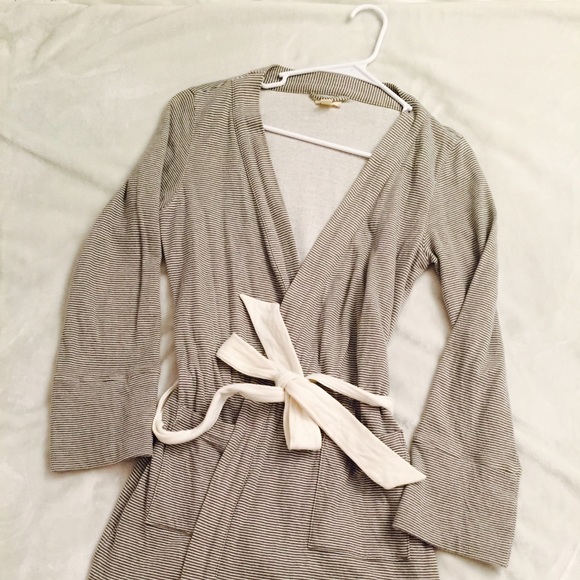 Aerie Robe